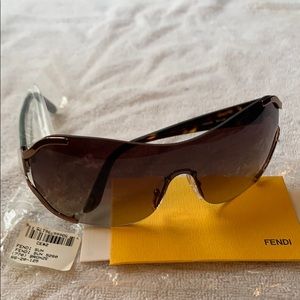 NWT-Fendi Sunglasses